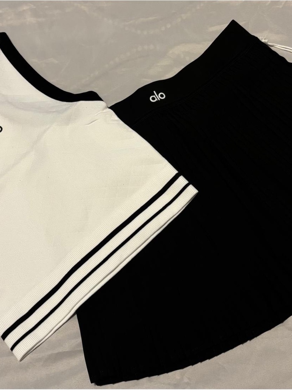 ALO Yoga Black Skort with White Trim